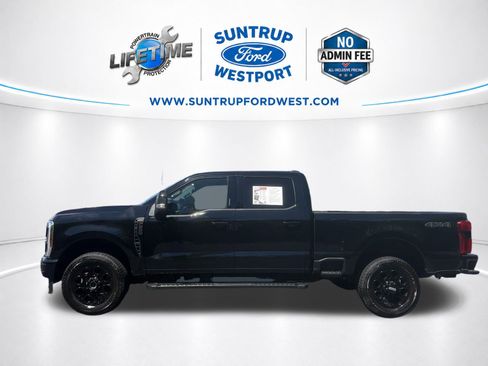Used 2024 Ford F250 Lariat w/ Black Appearance Package AWD/4WD image 2