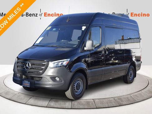 Used 2023 Mercedes-Benz Sprinter 2500 image 1