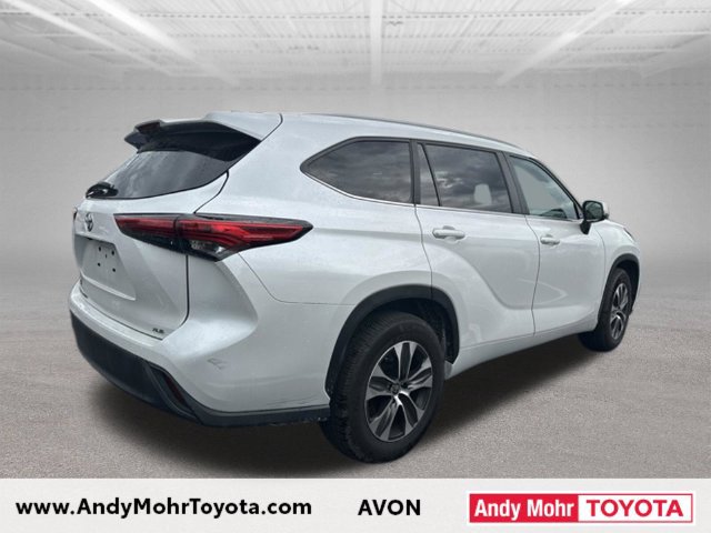 Used 2023 Toyota Highlander XLE FWD image 6