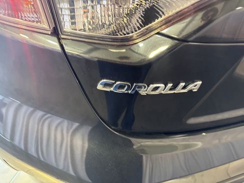 Used 2021 Toyota Corolla LE w/ Carpet Mat Package (TMS) FWD image 14