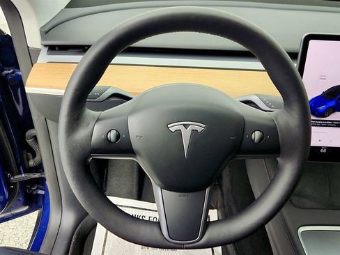 Used 2023 Tesla Model Y Long Range image 13
