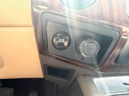 Used 2015 Ford F250 Lariat w/ Lariat Ultimate Package AWD/4WD image 19