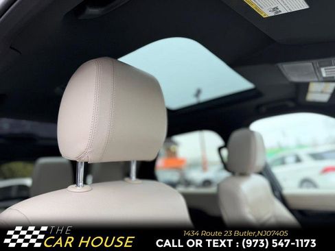 Used 2018 Land Rover Discovery SE image 27