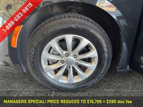 Used 2019 Chrysler Pacifica Touring-L FWD image 26