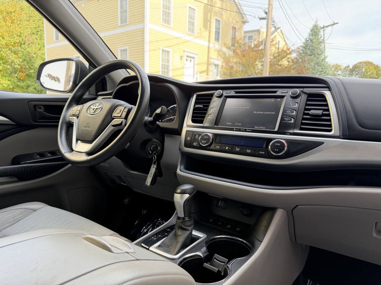 Used 2016 Toyota Highlander Plus AWD/4WD image 15