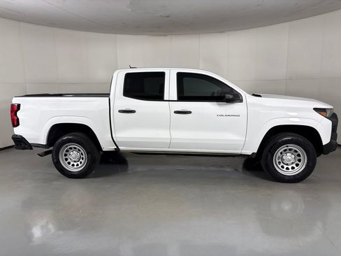 Used 2024 Chevrolet Colorado W/T w/ WT Convenience Package II RWD image 9
