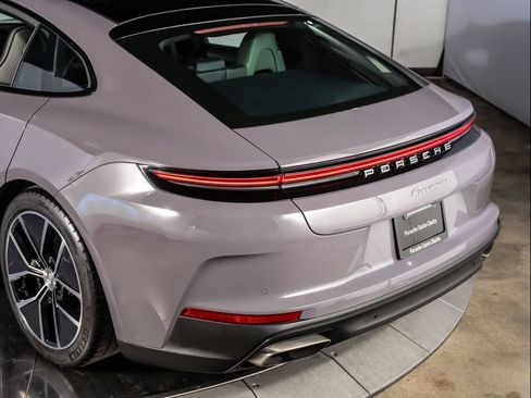 Used 2024 Porsche Panamera RWD image 32