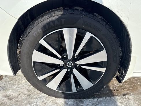 Used 2019 Nissan Altima 2.5 SV FWD image 11