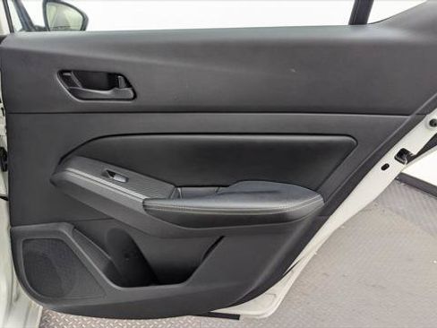 Used 2024 Nissan Altima 2.5 SV FWD image 19