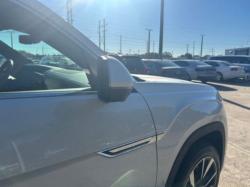 New 2026 Volkswagen Atlas Cross Sport SEL Premium R-Line image 32