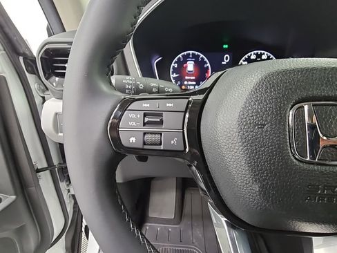 Used 2025 Honda Pilot EX-L image 26