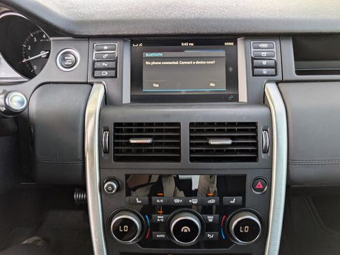Used 2019 Land Rover Discovery Sport HSE AWD/4WD image 26