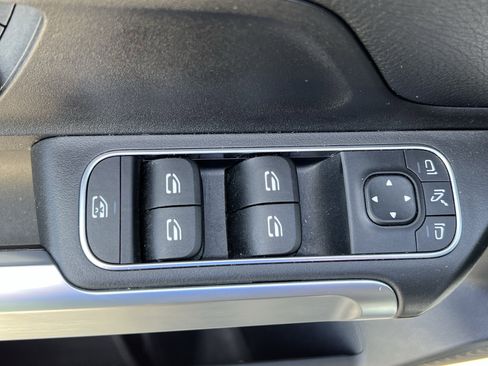 Used 2022 Mercedes-Benz GLB 250 image 15