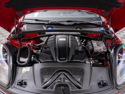 Used 2022 Porsche Macan S image 31