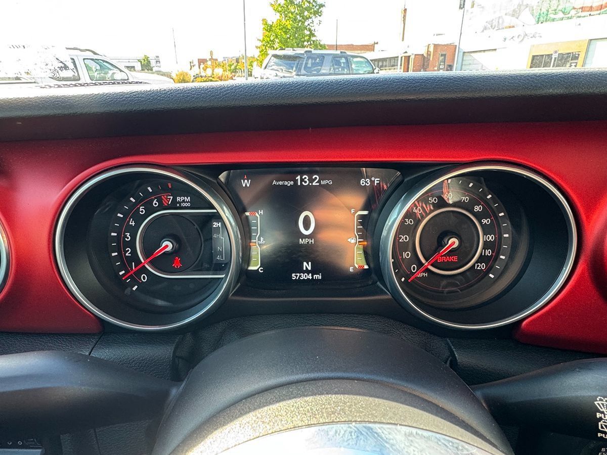Used 2018 Jeep Wrangler Unlimited Rubicon w/ LED Lighting Group AWD/4WD image 17