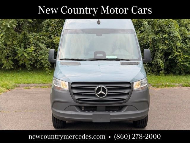Used 2025 Mercedes-Benz Sprinter 2500 image 2
