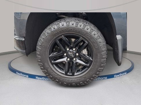 Used 2020 Chevrolet Silverado 1500 Custom Trail Boss w/ Custom Convenience Package AWD/4WD image 7