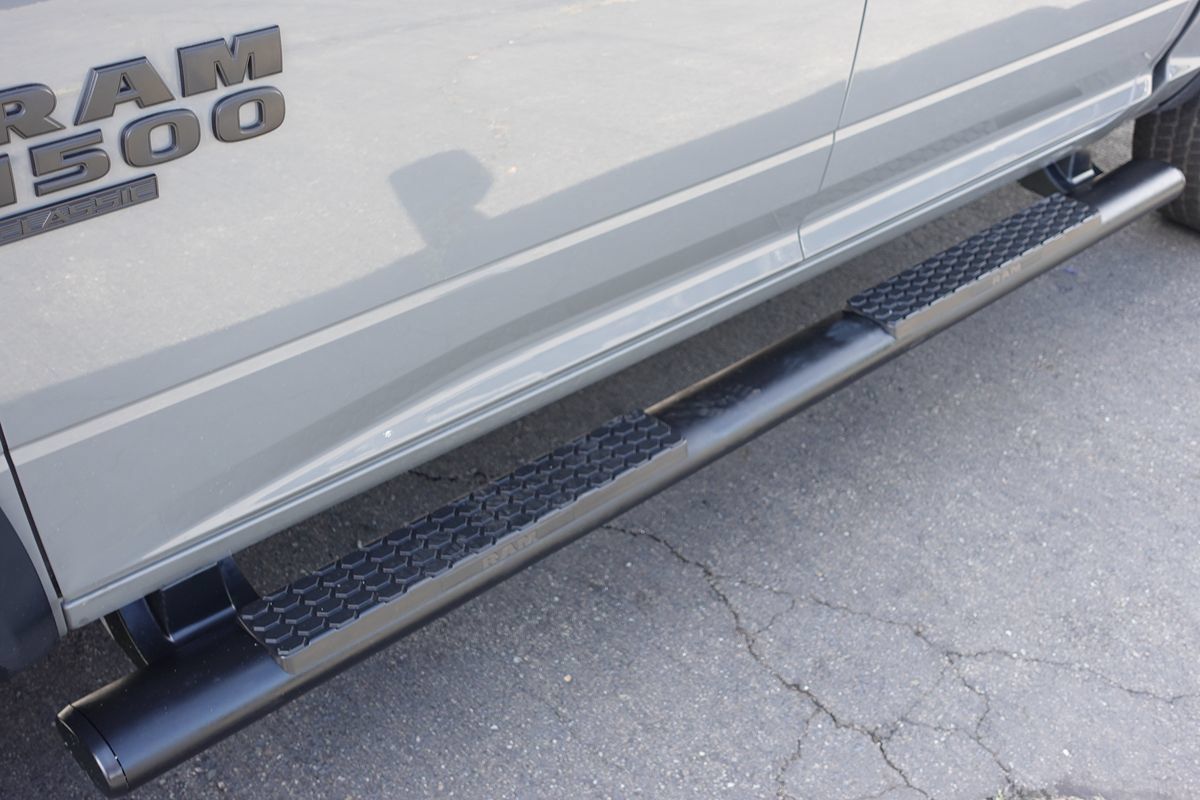 Used 2022 RAM 1500 Warlock w/ Ceramic Grey Warlock Package AWD/4WD image 9