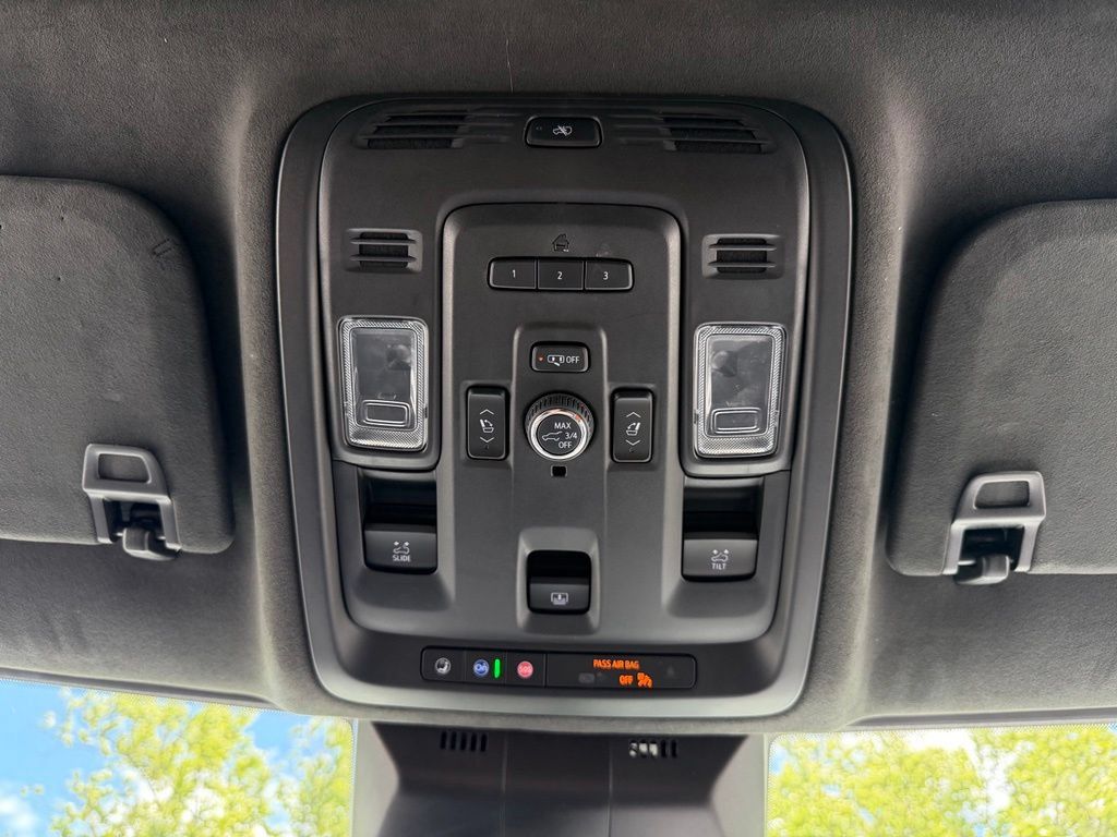 Used 2021 Cadillac Escalade Sport Platinum AWD/4WD image 24