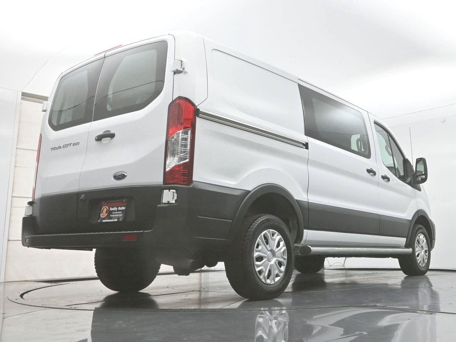 Used 2025 Ford Transit 250 Low Roof w/ Exterior Upgrade Package RWD image 5