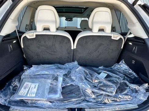 New 2026 Volvo XC90 T8 Ultra w/ Protection Package Premier AWD/4WD image 9