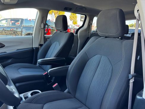Used 2024 Chrysler Voyager LX FWD image 14