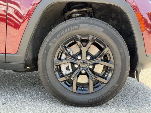 Used 2024 Jeep Grand Cherokee L Laredo AWD/4WD image 13
