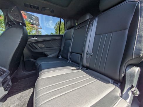Used 2022 Volkswagen Tiguan SE R-Line FWD image 13