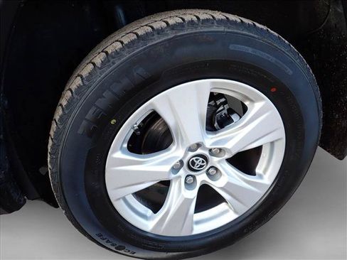 Used 2019 Toyota RAV4 XLE w/ Convenience Package AWD/4WD image 7