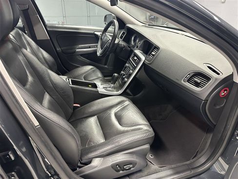 Used 2012 Volvo S60 T5 FWD image 9