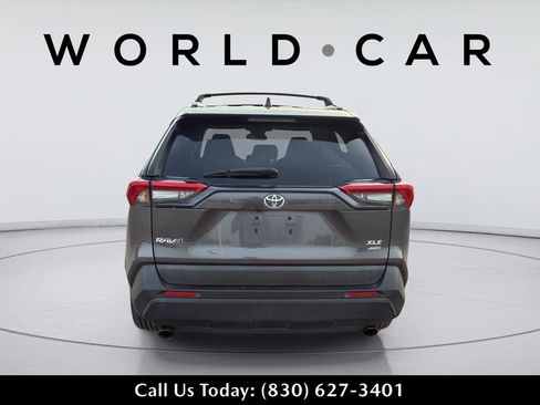 Used 2022 Toyota RAV4 XLE AWD/4WD image 6