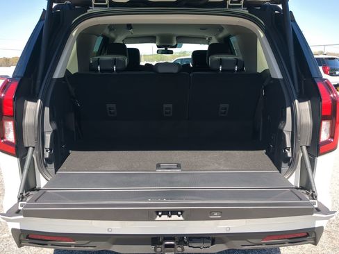 New 2026 Ford Expedition Active RWD image 11