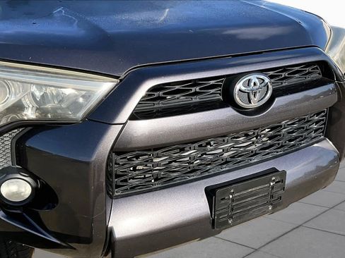Used 2016 Toyota 4Runner SR5 RWD image 28