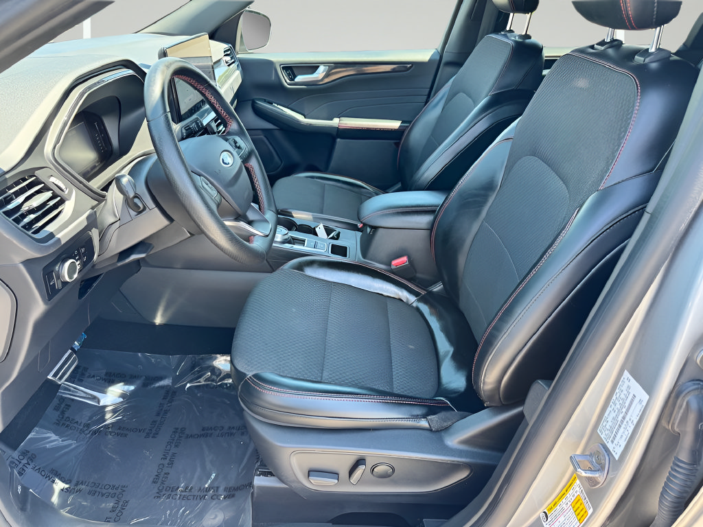 Used 2024 Ford Escape ST-Line w/ Tech Pack #1 FWD image 15