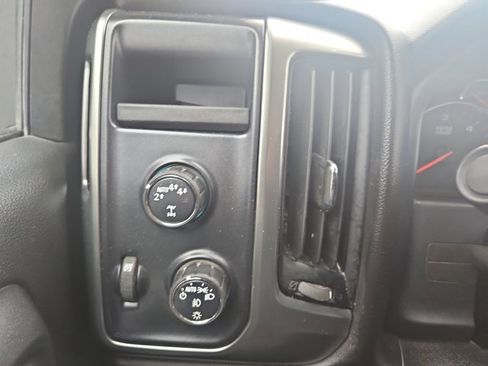 Used 2018 Chevrolet Silverado 1500 LT w/ All Star Edition image 10