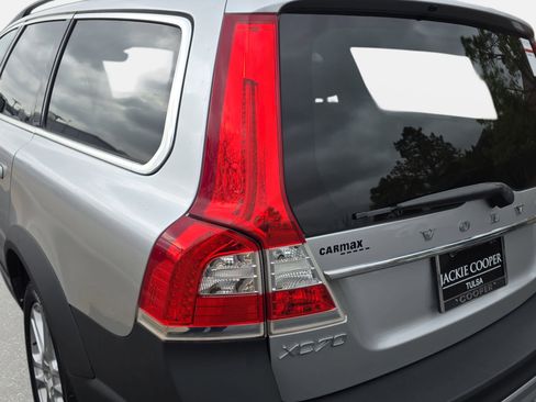 Used 2016 Volvo XC70 T5 Premier w/ Proximity Package image 33