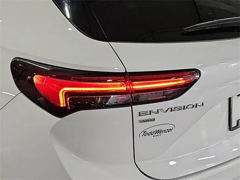Used 2023 Buick Envision Essence image 34