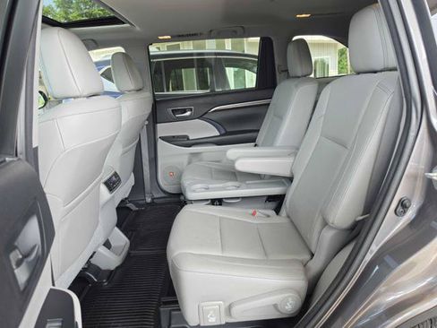 Used 2016 Toyota Highlander Limited AWD/4WD image 13