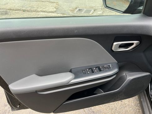 Used 2025 Kia K4 LXS FWD image 18