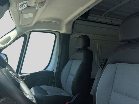 Used 2025 RAM ProMaster 2500 w/ Convenience Group FWD image 15