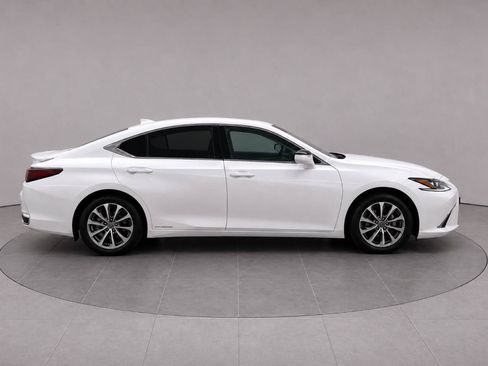 Used 2022 Lexus ES 300h FWD image 5