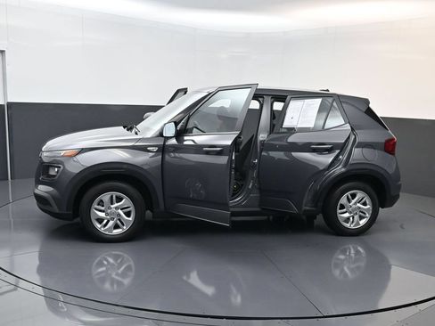 Certified 2026 Hyundai Venue SE FWD image 31