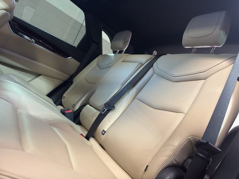 Used 2018 Cadillac XT5 Luxury w/ Driver Awareness Package FWD image 32