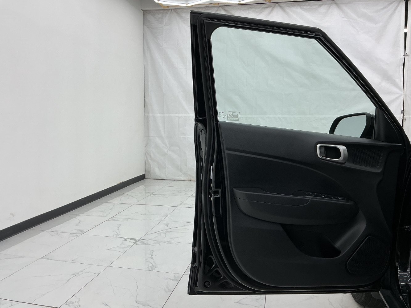 Used 2021 Hyundai Venue SE FWD image 18