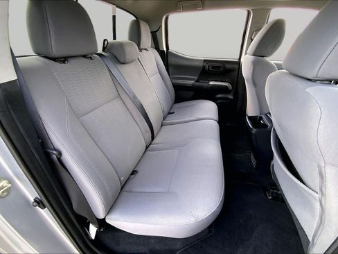 Used 2019 Toyota Tacoma SR5 RWD image 18