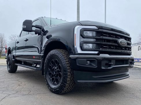 Used 2024 Ford F250 Lariat w/ Black Appearance Package AWD/4WD image 35