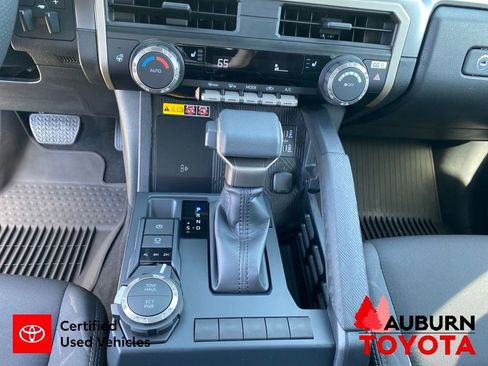 Certified 2025 Toyota Tacoma SR5 AWD/4WD image 36
