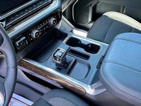 New 2025 GMC Sierra 1500 Elevation AWD/4WD image 23