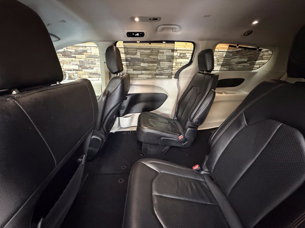 Used 2019 Chrysler Pacifica Touring-L w/ Advanced Safetytec Group FWD image 40