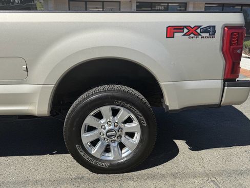 Used 2017 Ford F250 Platinum w/ Platinum Ultimate Package AWD/4WD image 25